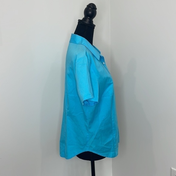 St. John’s Bay Blue Stretch Button Up - Picture 3 of 6